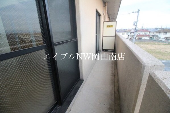 岡山駅 バス25分  平福下車：停歩3分 3階の物件内観写真